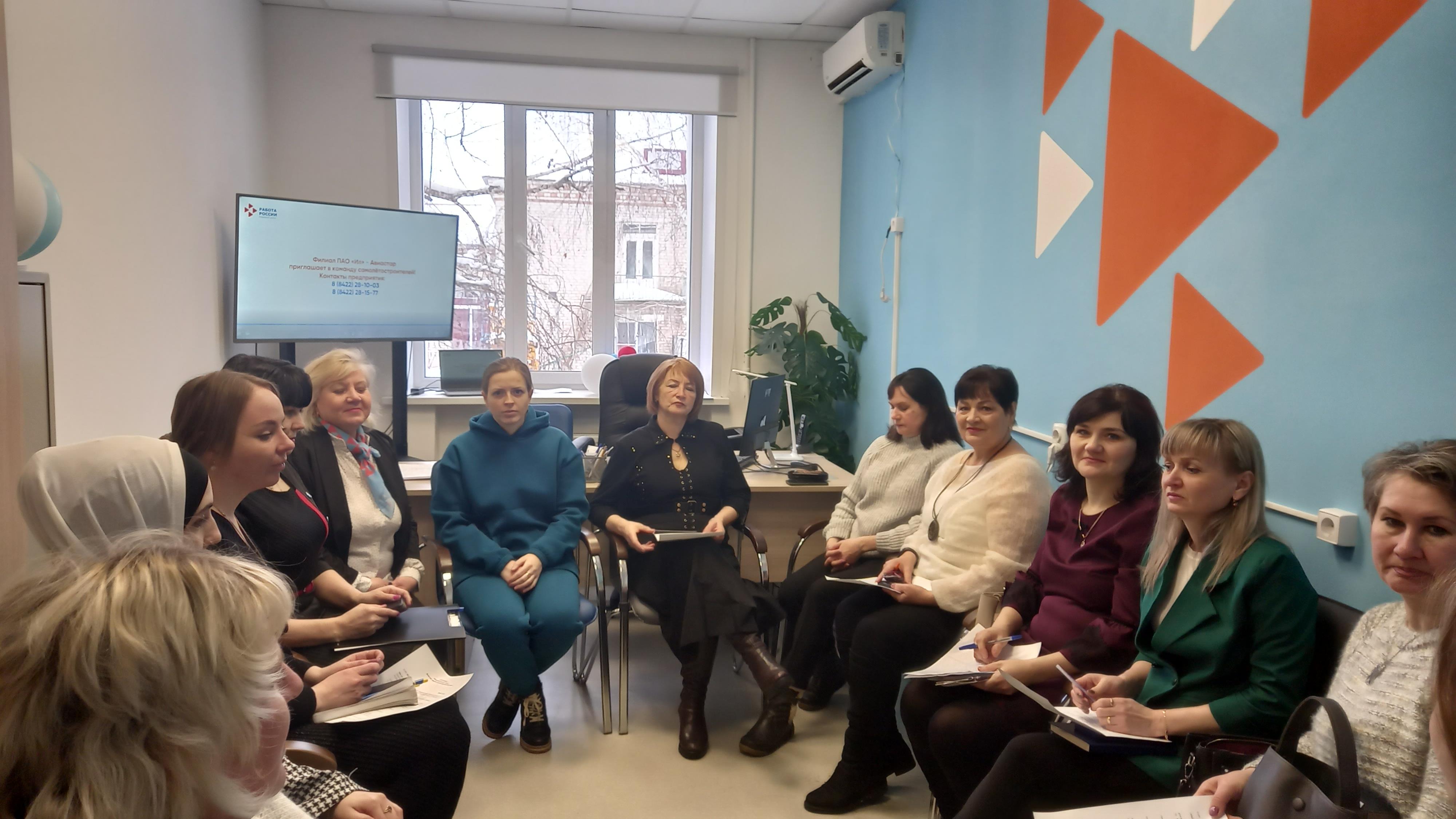 В Павловке прошло заседание женского клуба &quot;Женское здоровье - основа благополучия семьи&quot;.