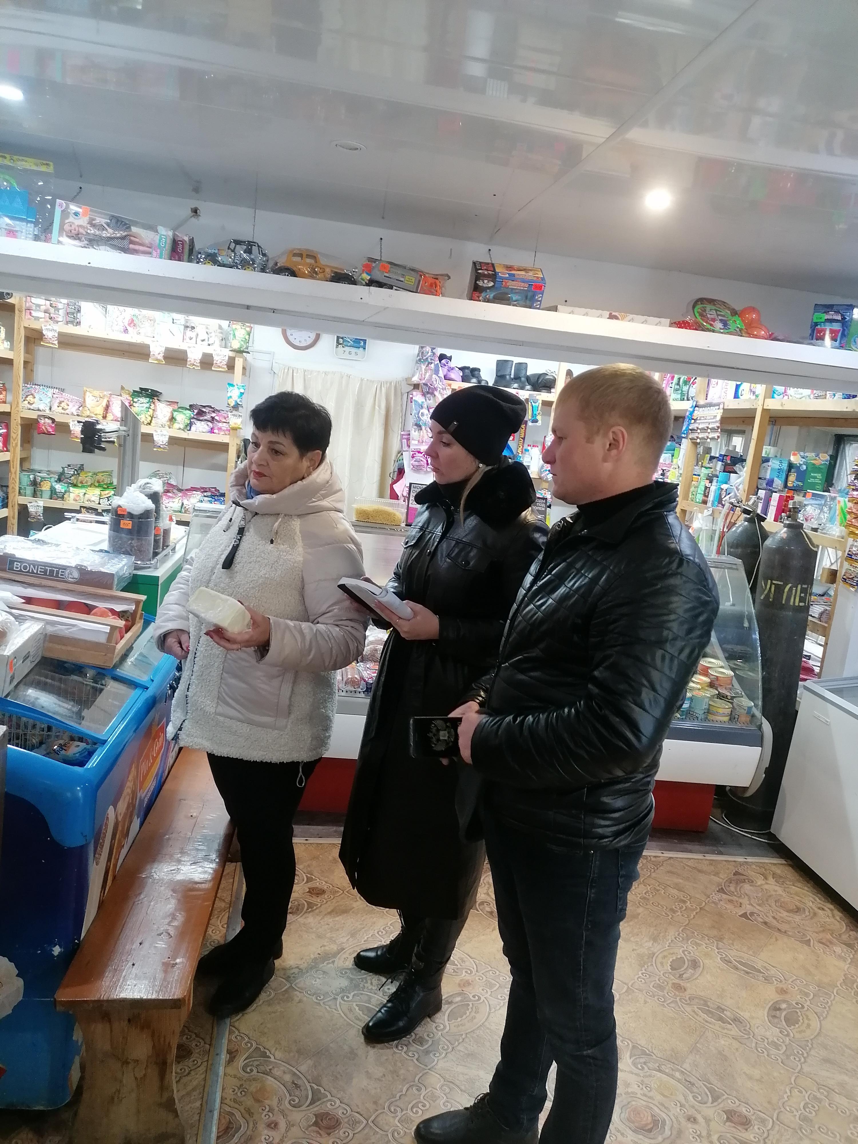 В Павловском районе провели мониторинг торговых объектов.