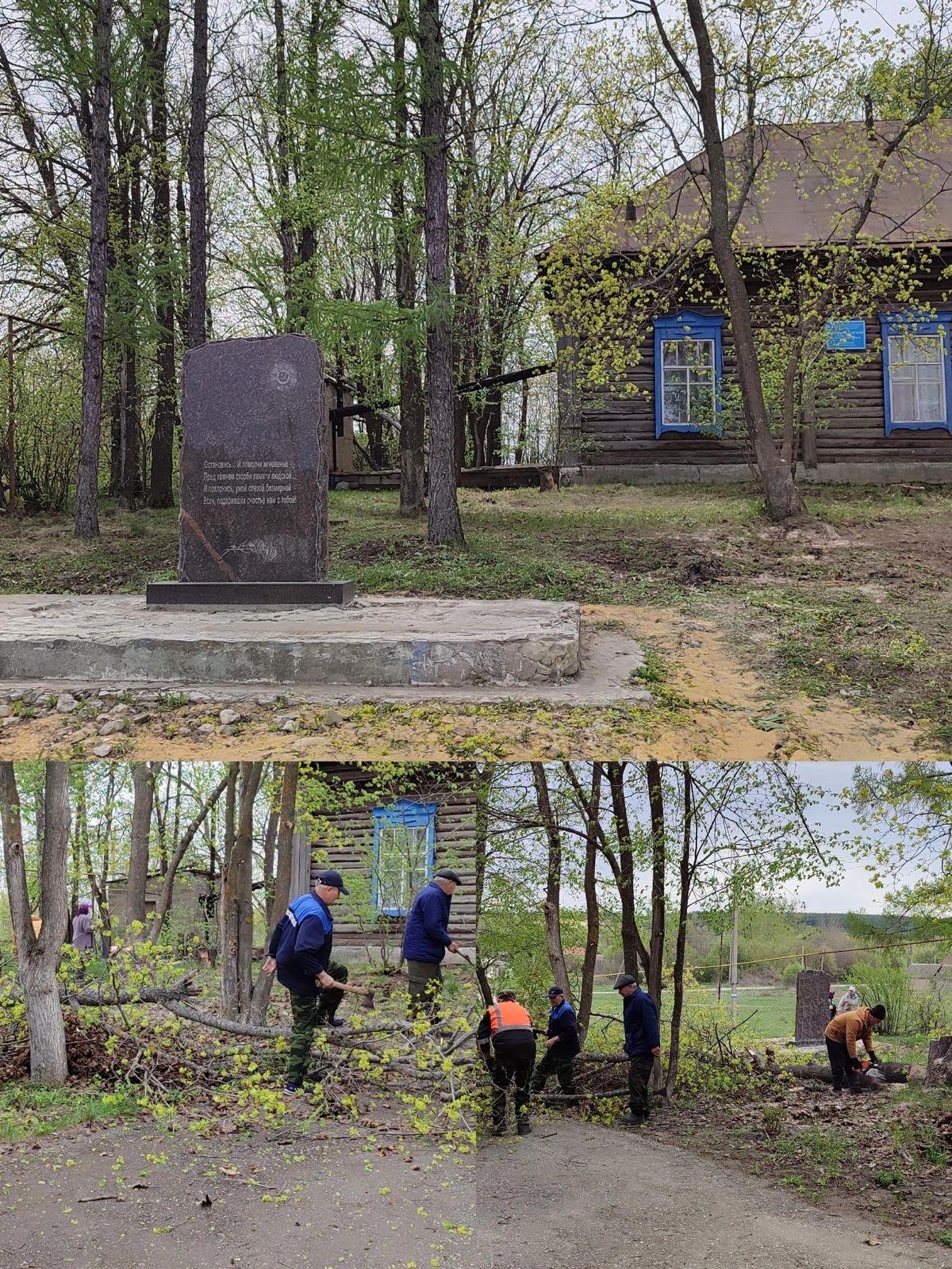В Павловском районе приводят в порядок памятники.
