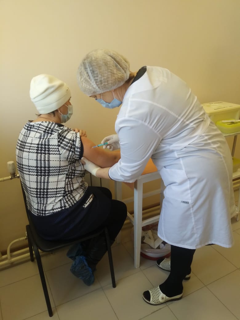 В Павловском районе продолжается вакцинация населения от новой коронавирусной инфекции.