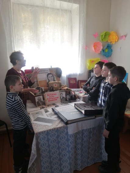 Культработники Тат-Шмалакского СДК, совместно со школьниками посетили музей при ЦАД "Чишмэ".