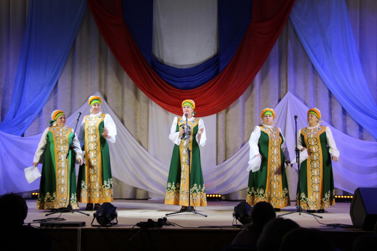 В Павловском ЦКР прошёл концерт посвящённый Дню народного единства.