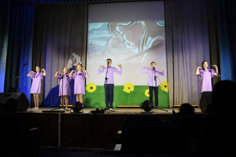 В Павловке прошёл концерт посвященный Дню матери.