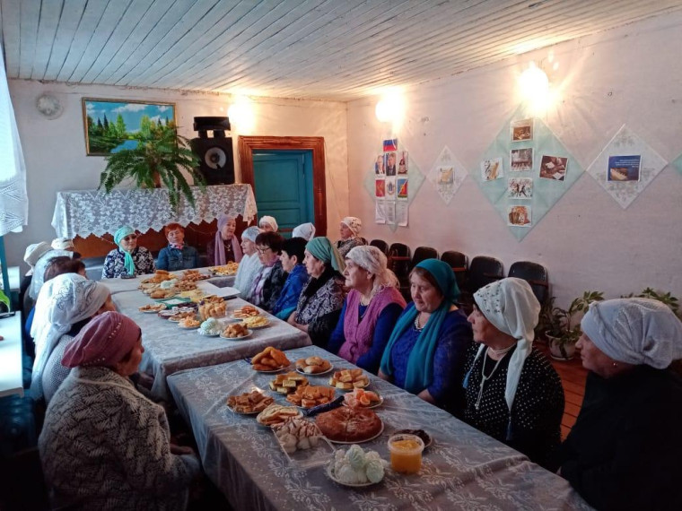 В Тат-Шмалакском СДК состоялись праздничные посиделки ко Дню матери.