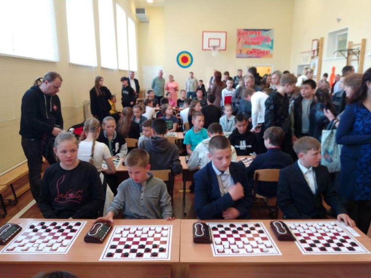 Ученики Холстовской СШ приняли участие в соревнованиях по шашкам «Чудо шашки».