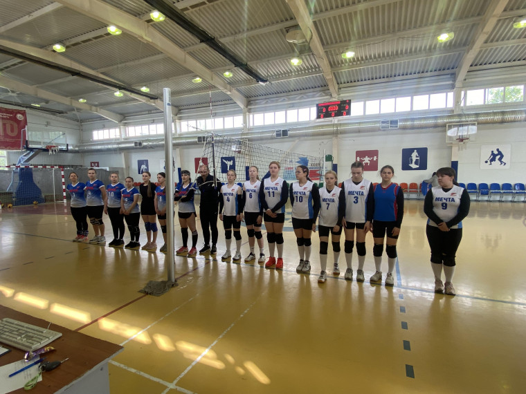 В Павловке прошел межрегиональный турнир по волейболу.