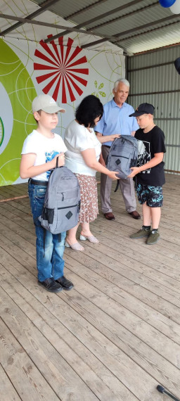 В Павловке прошла акция «Помоги собраться в школу».